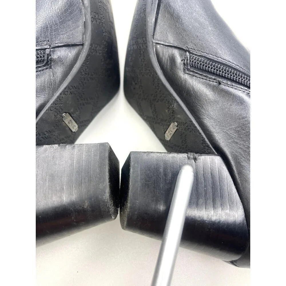Vionic Georgia Orthaheel Studded Black Leather Ankle Boots Size 9 Booties